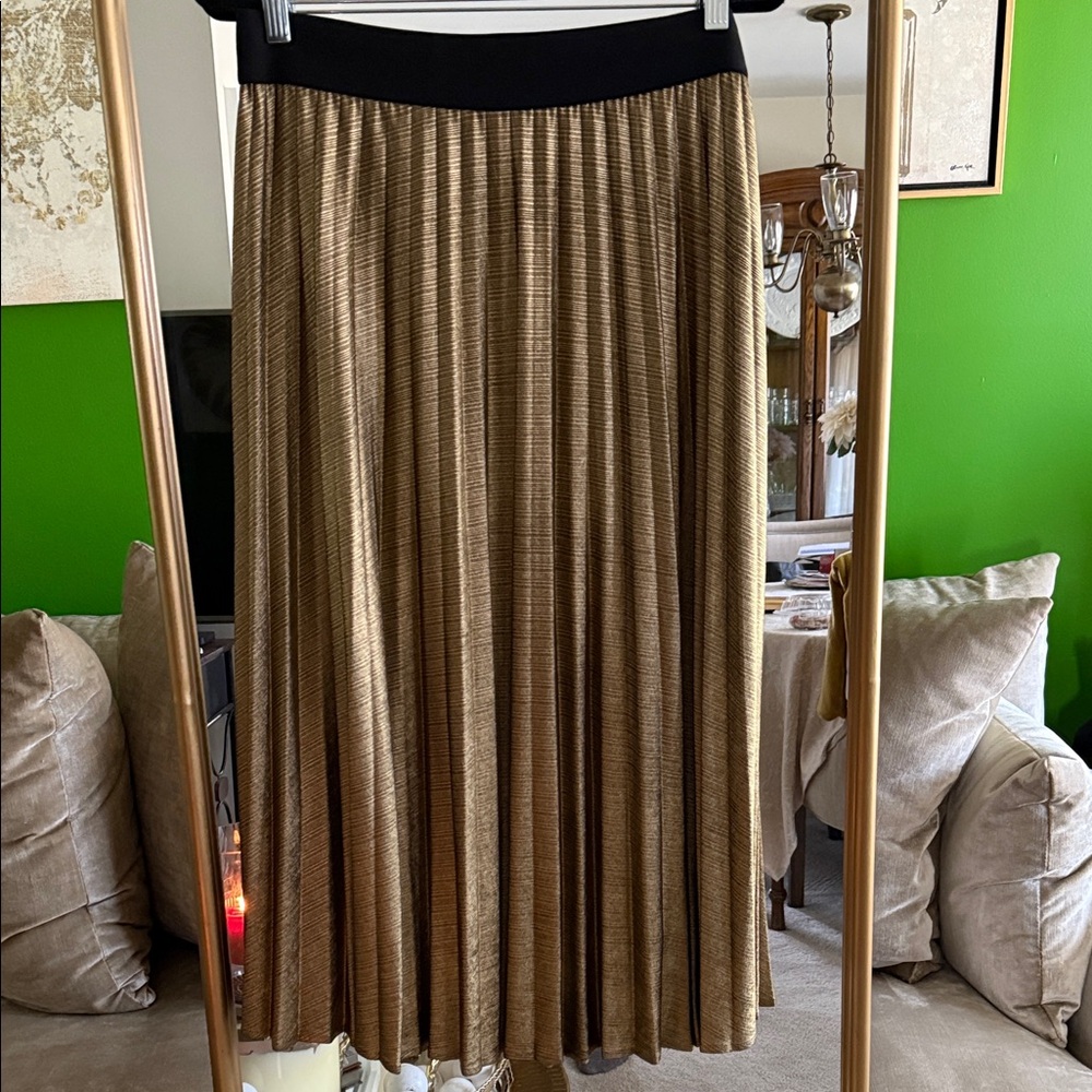 Time and Tru Gold Pleated Skirt